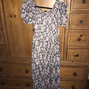 Women’s forever 21 floral dress, size small